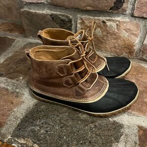 Sorel Brown and Black Ankle Boots